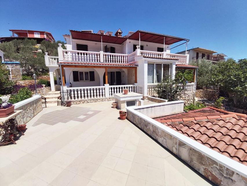Apartments Carmen Vinišće Kültér fotó