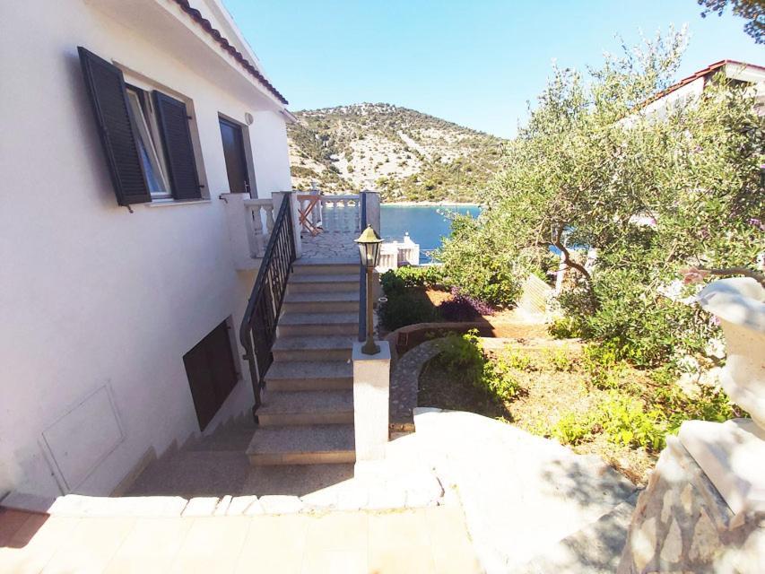 Apartments Carmen Vinišće Kültér fotó