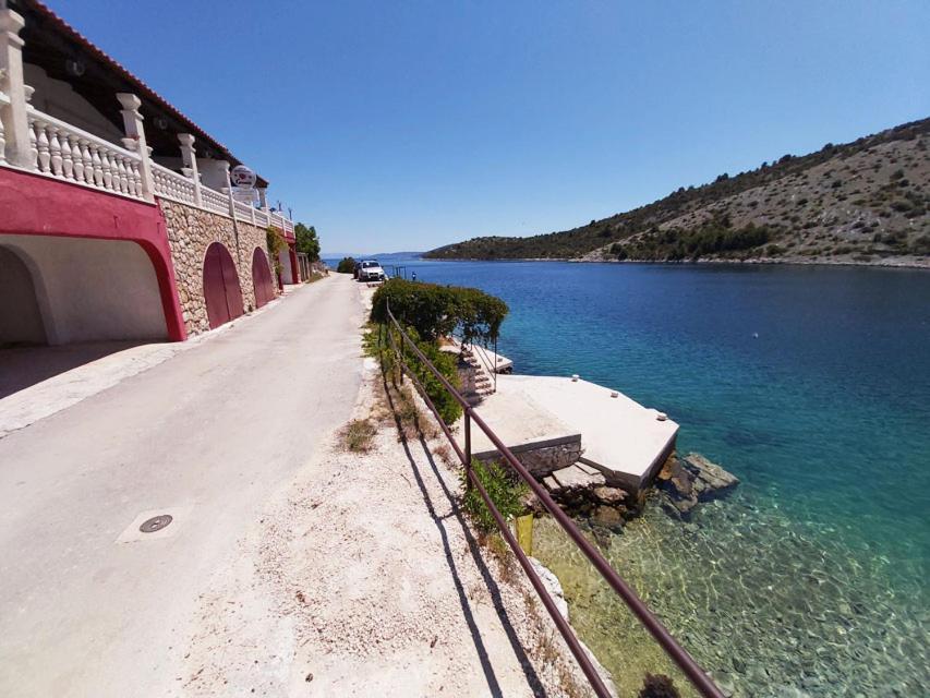 Apartments Carmen Vinišće Kültér fotó