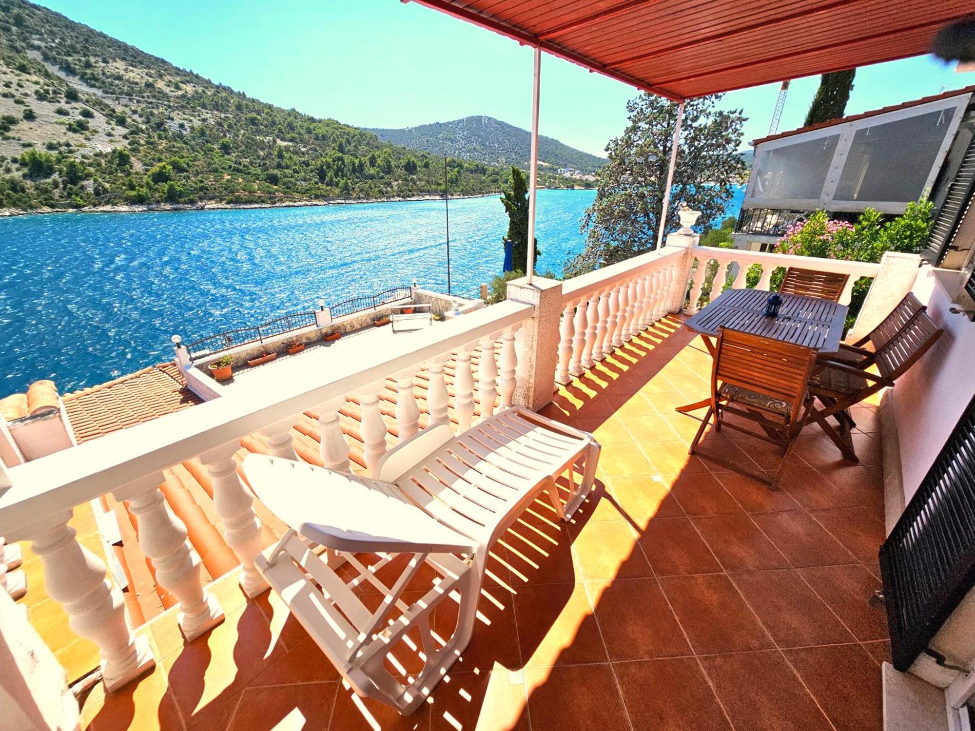 Apartments Carmen Vinišće Kültér fotó
