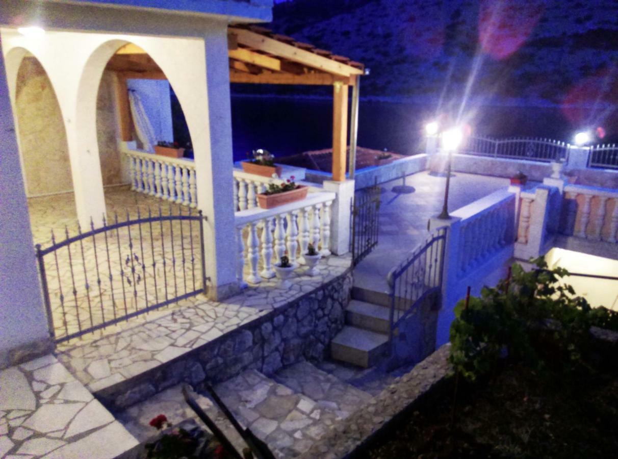 Apartments Carmen Vinišće Kültér fotó