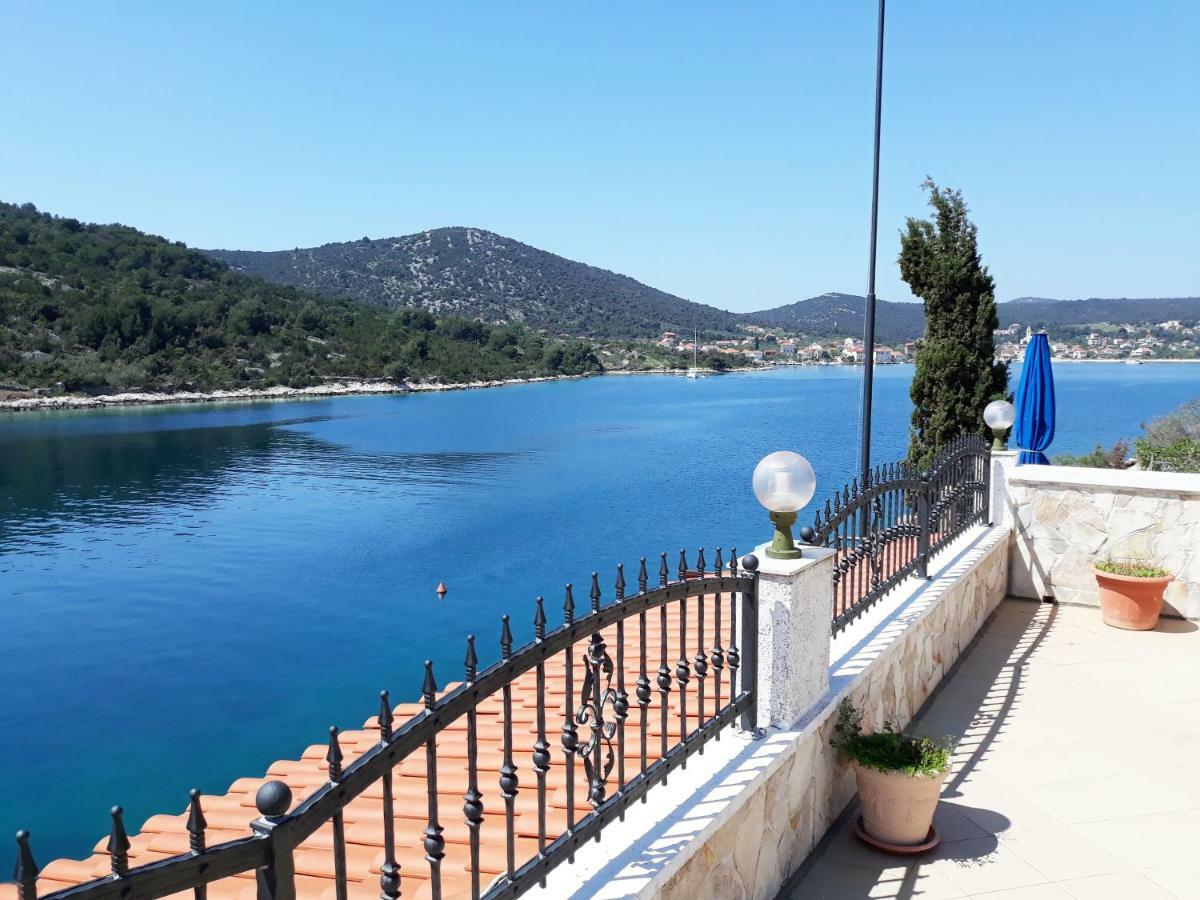 Apartments Carmen Vinišće Kültér fotó