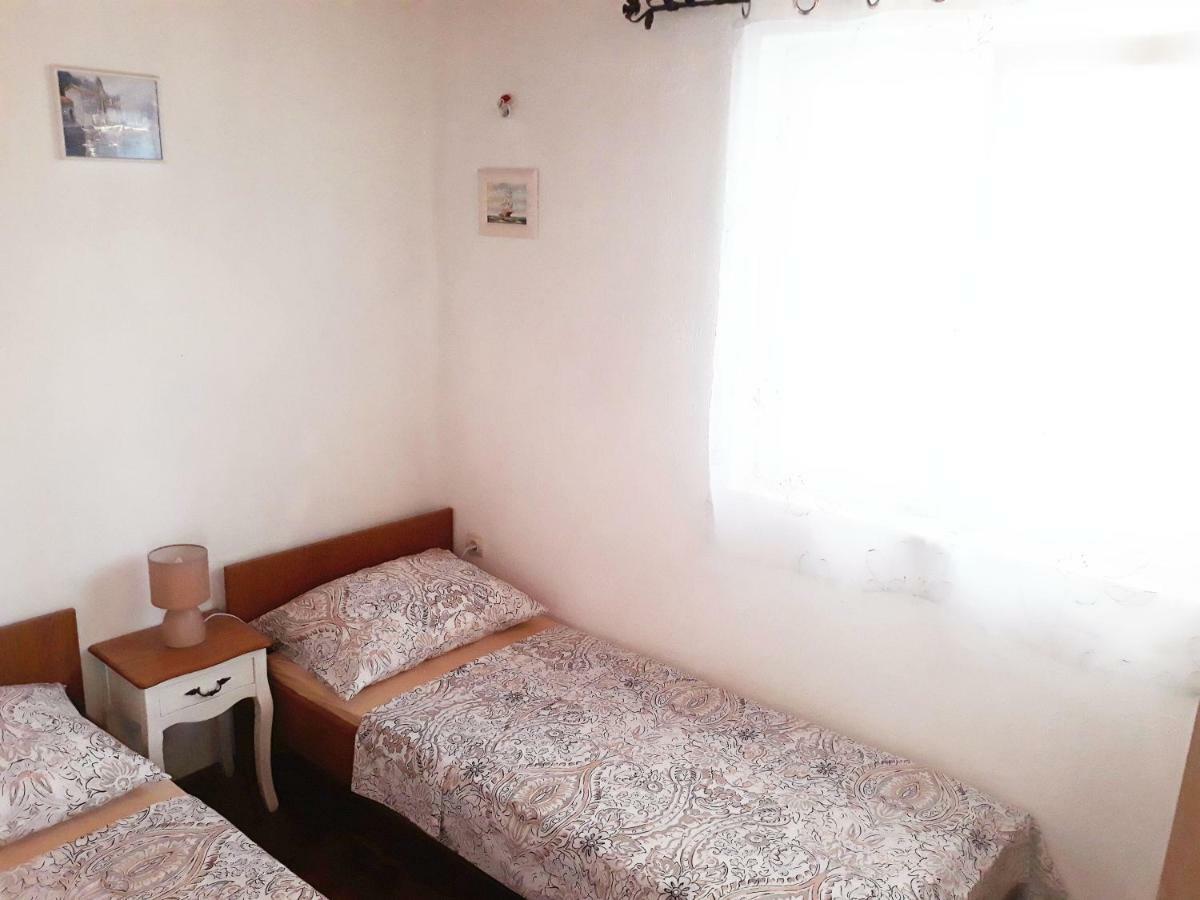 Apartments Carmen Vinišće Kültér fotó
