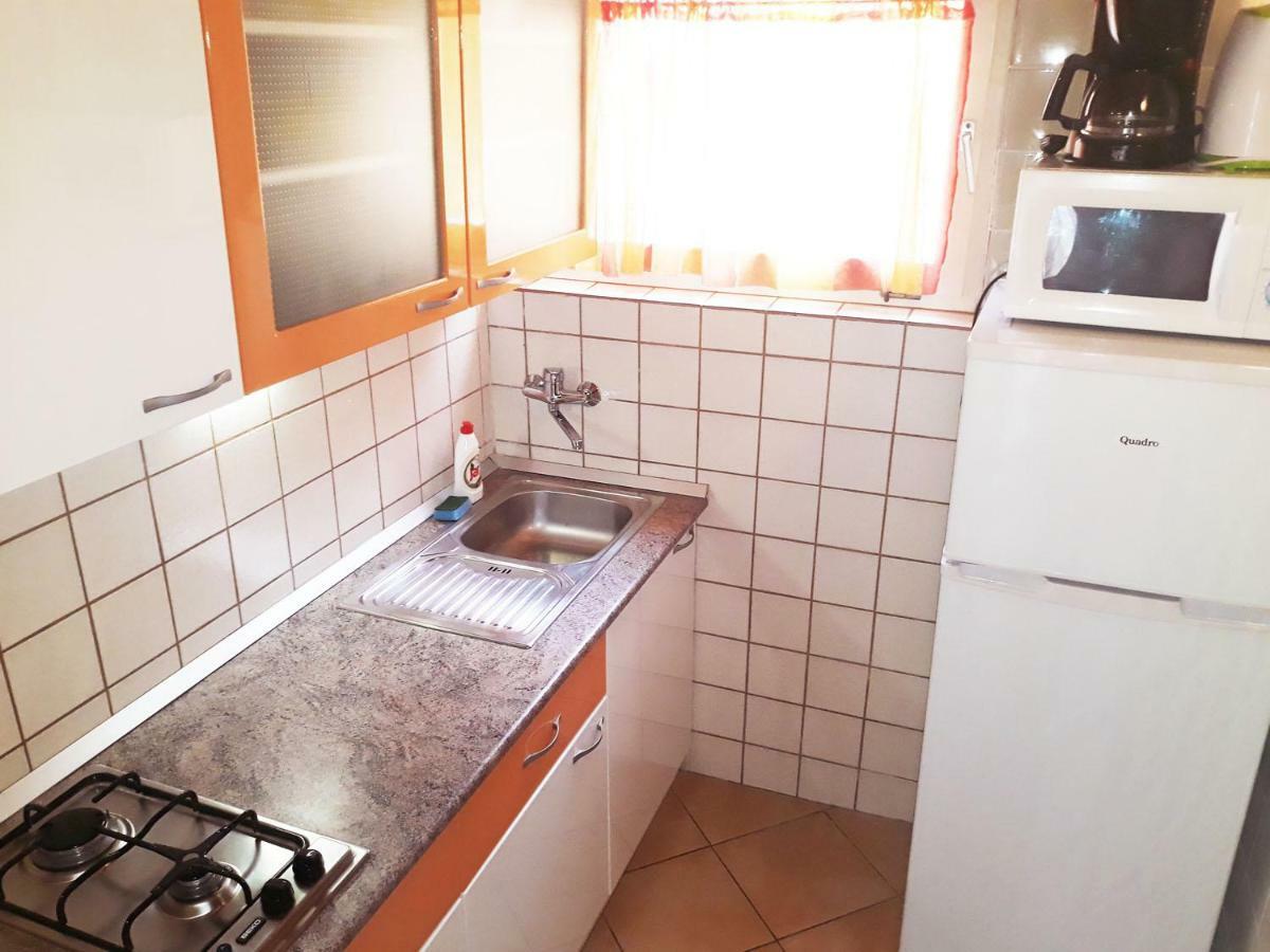 Apartments Carmen Vinišće Kültér fotó