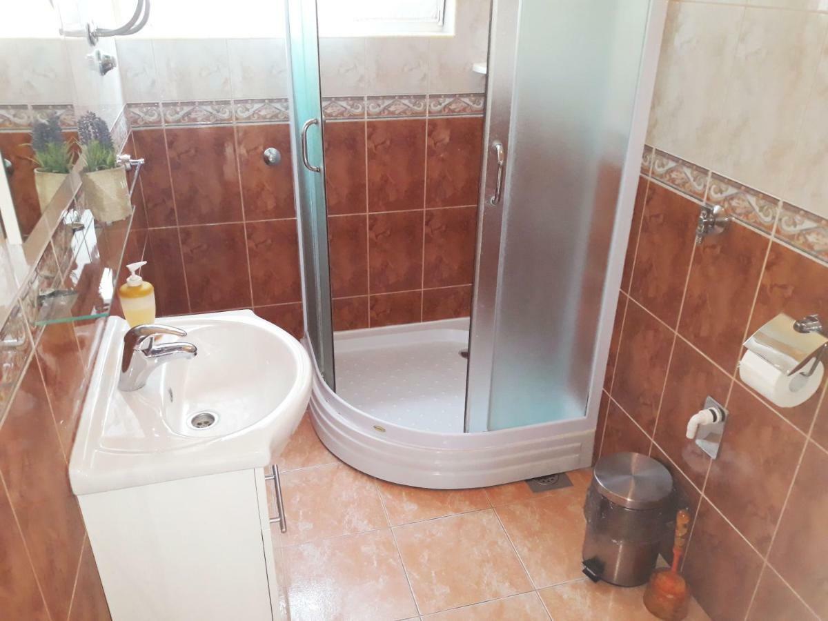 Apartments Carmen Vinišće Kültér fotó