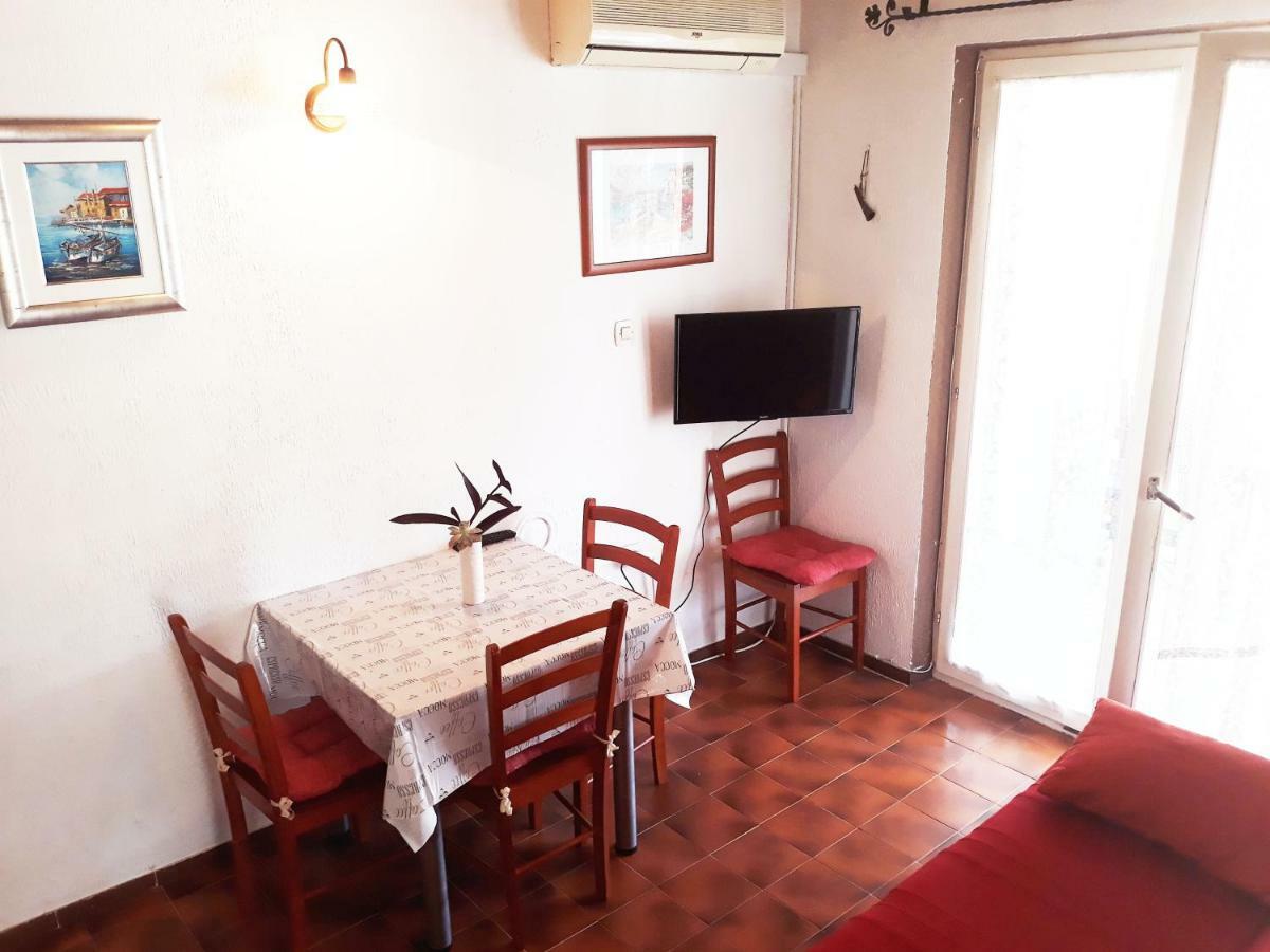 Apartments Carmen Vinišće Kültér fotó