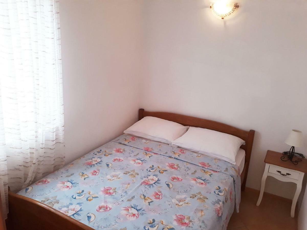 Apartments Carmen Vinišće Kültér fotó